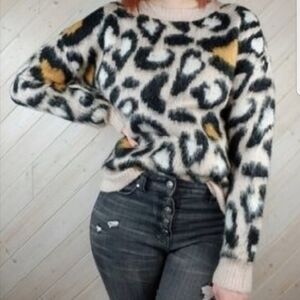 Silverflint size medium Leopard animal print sweater